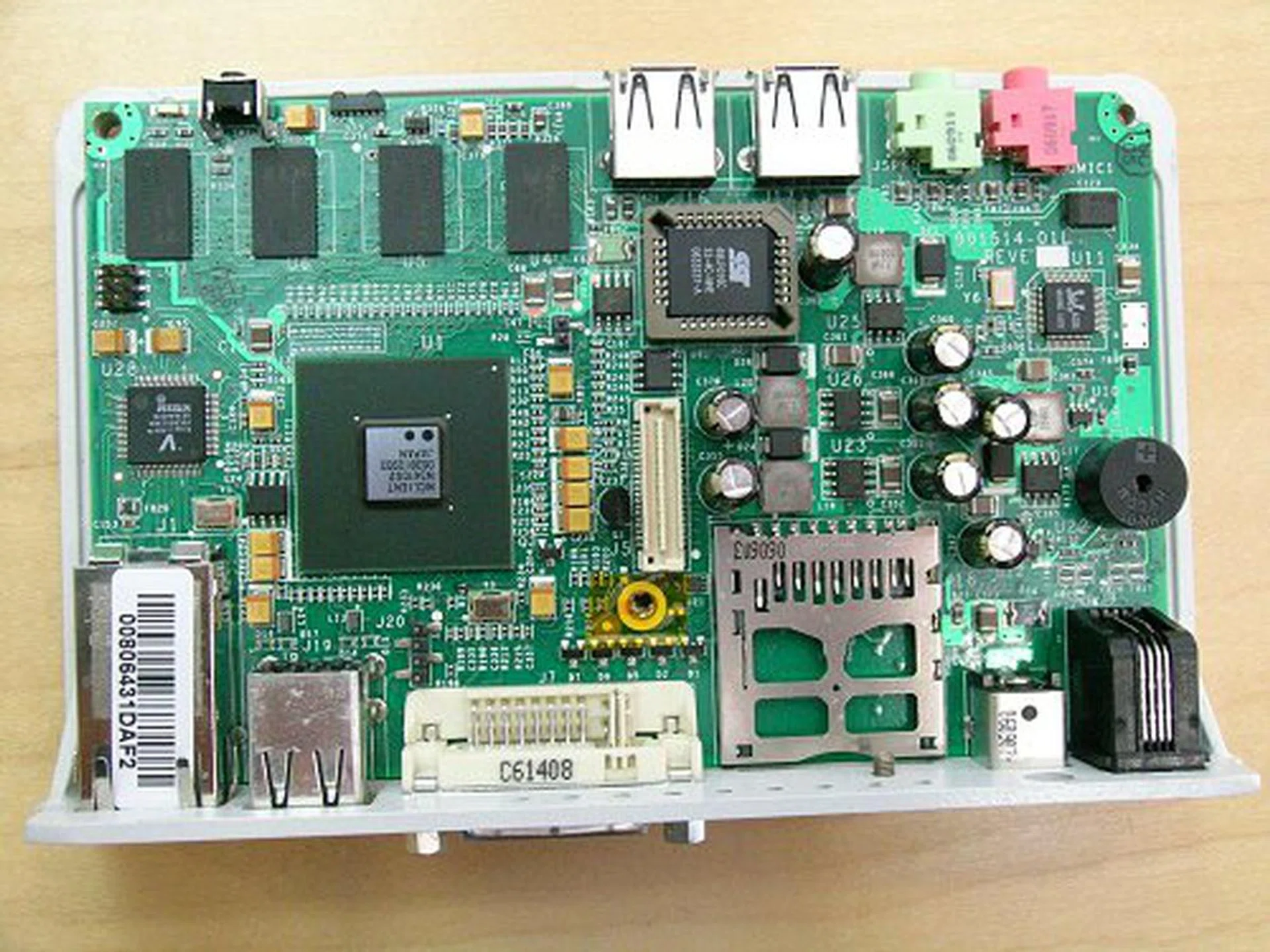 Open top view of the US100 thin client terminal.