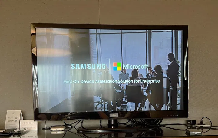 Samsung and Microsoft prepared a special keynote slide to commemorate this milestone.
