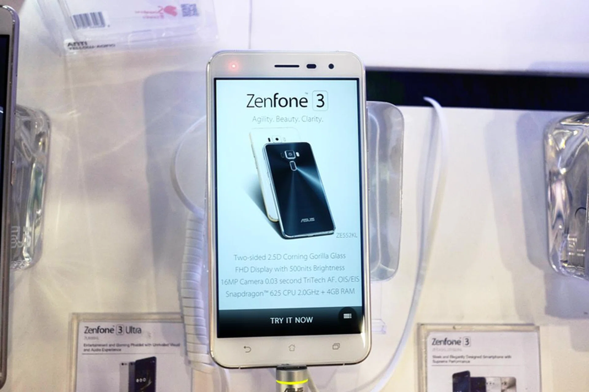 The ZenFone 3 is ASUS' newest smartphone and is powered by a Qualcomm Snapdragon 625 processor with 3 or 4GB RAM. The phone has a 5.5-inch Full HD display and runs on Android 6.0 Marshmallow. Pick up the 3GB/32GB storage version for $398, and the 4GB/64GB storage version for $498