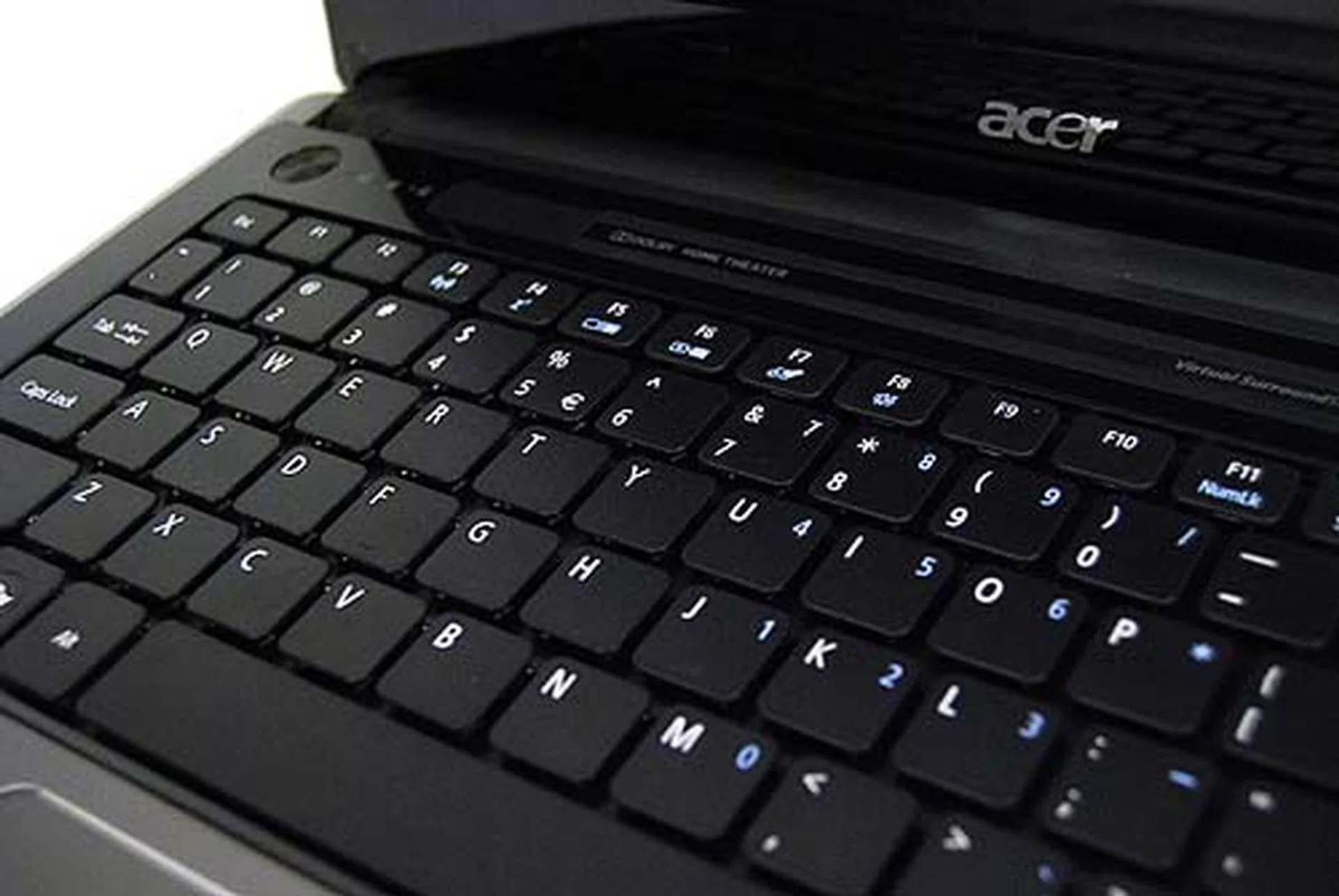 This matte keyboard replaces the glossy and easily smudged version of the previous model. However Acer has still kept to the same chiclet style keyboard from before that we quite liked. Looks like Acer has been reading our comments.