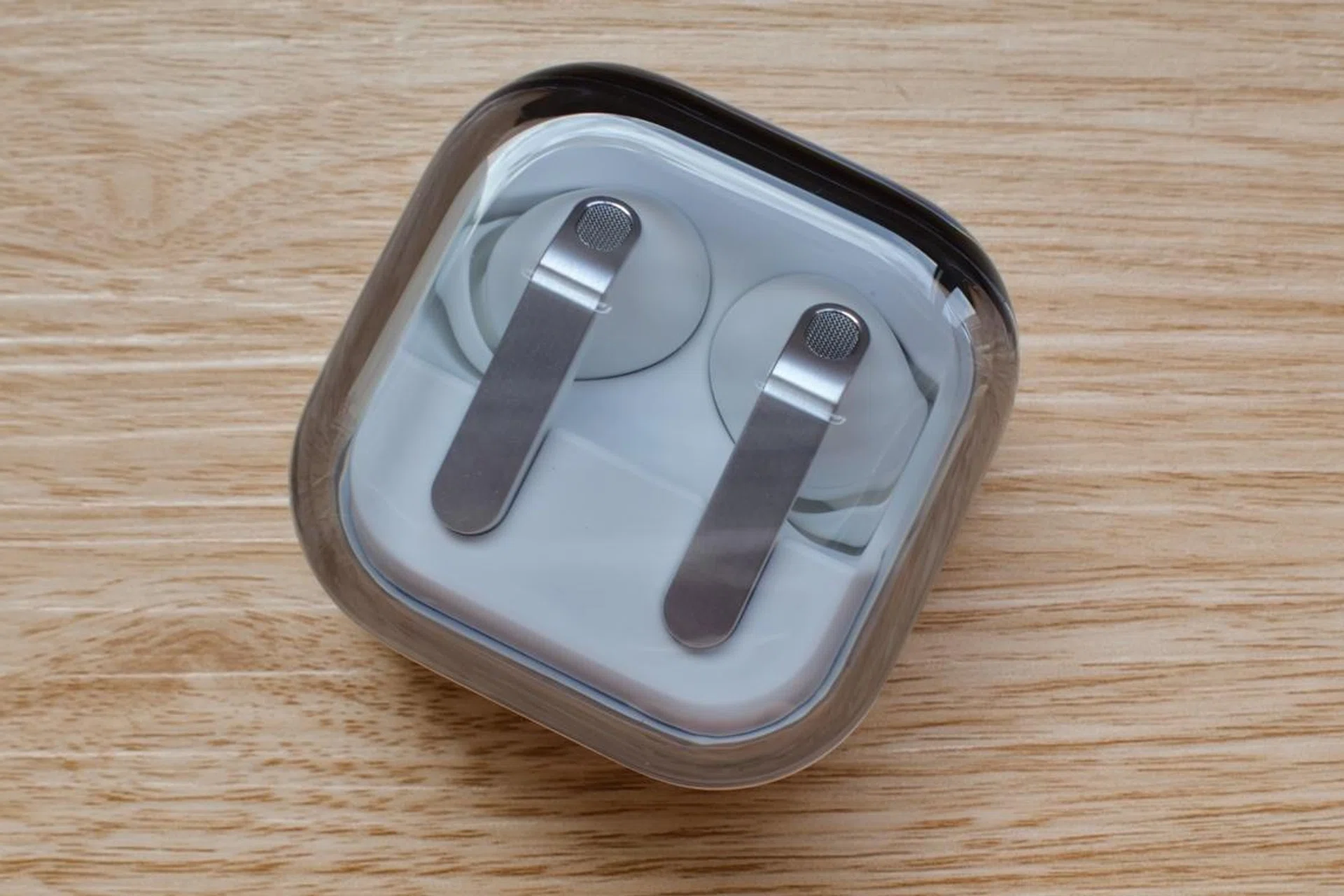 Samsung Galaxy Buds4 Pro charging case