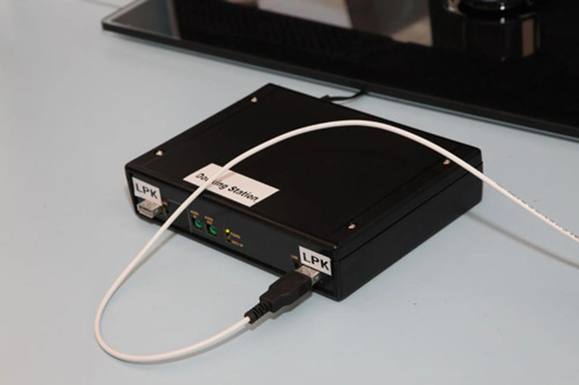 A docking station based on Light Peak which demonstrates how it is able to handle several protocols at the same time.