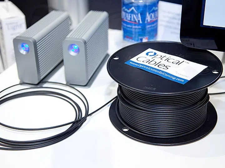 The dual channel, bi-directional Thunderbolt optical cable will be available at lengths of up to 100 meters.