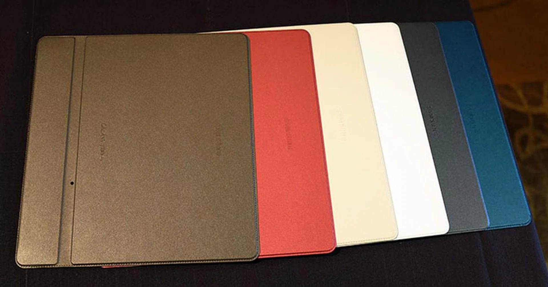 The Simple Cover just protects the display.