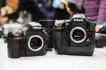 The new Nikon D800 (left) and D4 (right).
