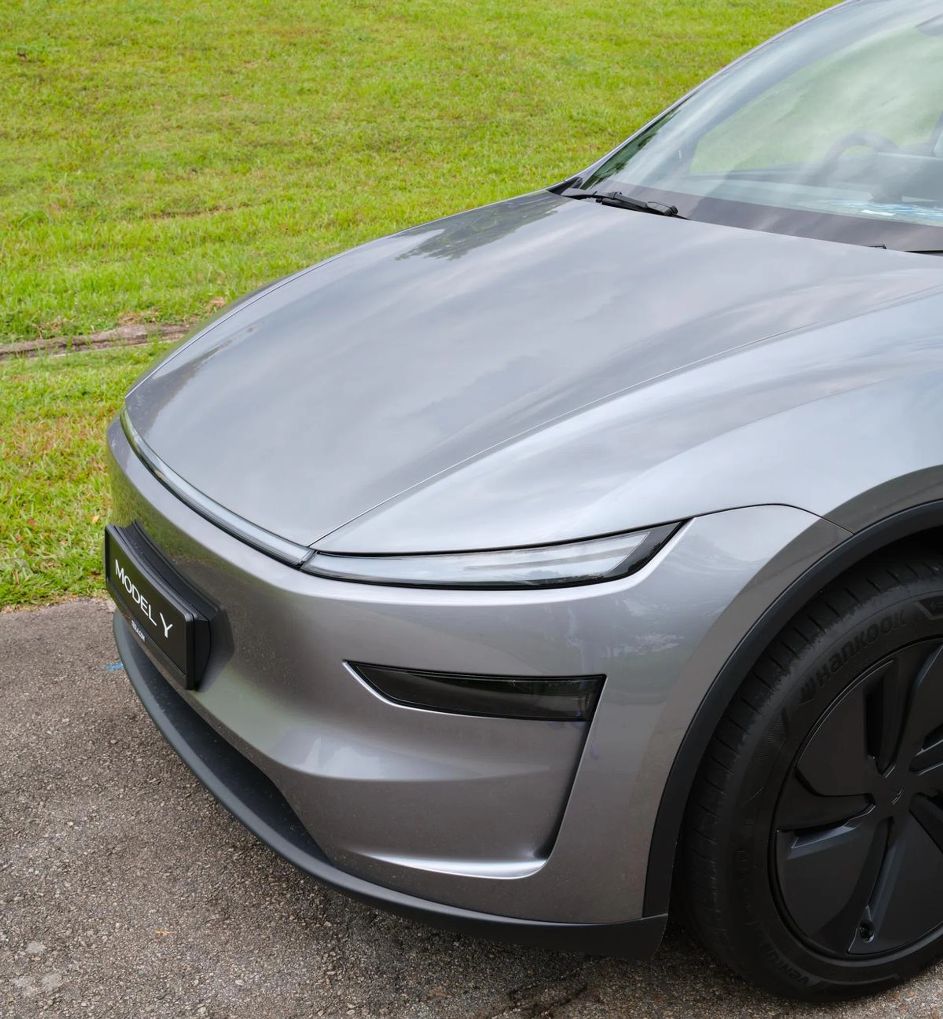 The redesigned front fascia looks sleeker. Photo: HWZ