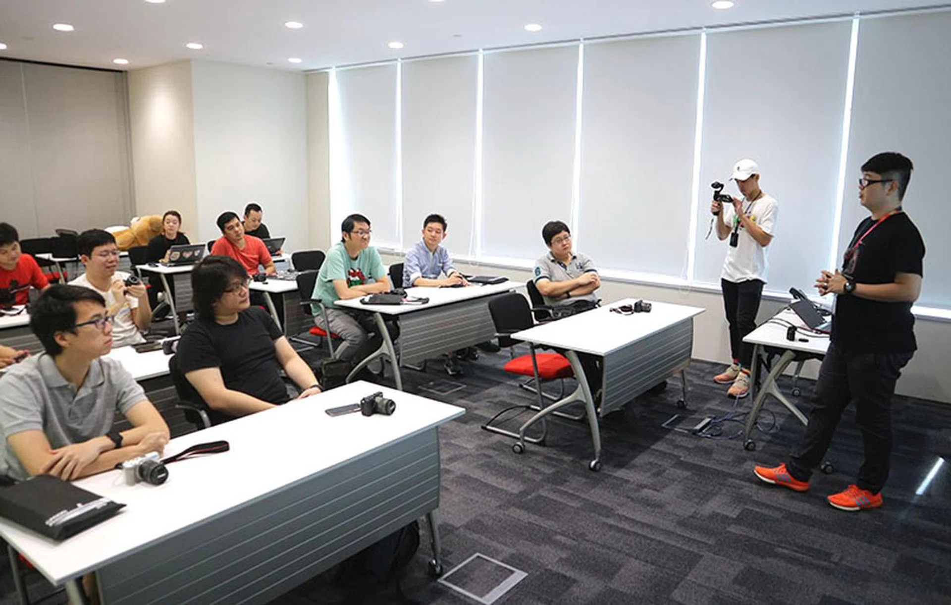 Canon Imaging Academy resident trainer Nugene sharing the new features of the Canon EOS M5 to our members.