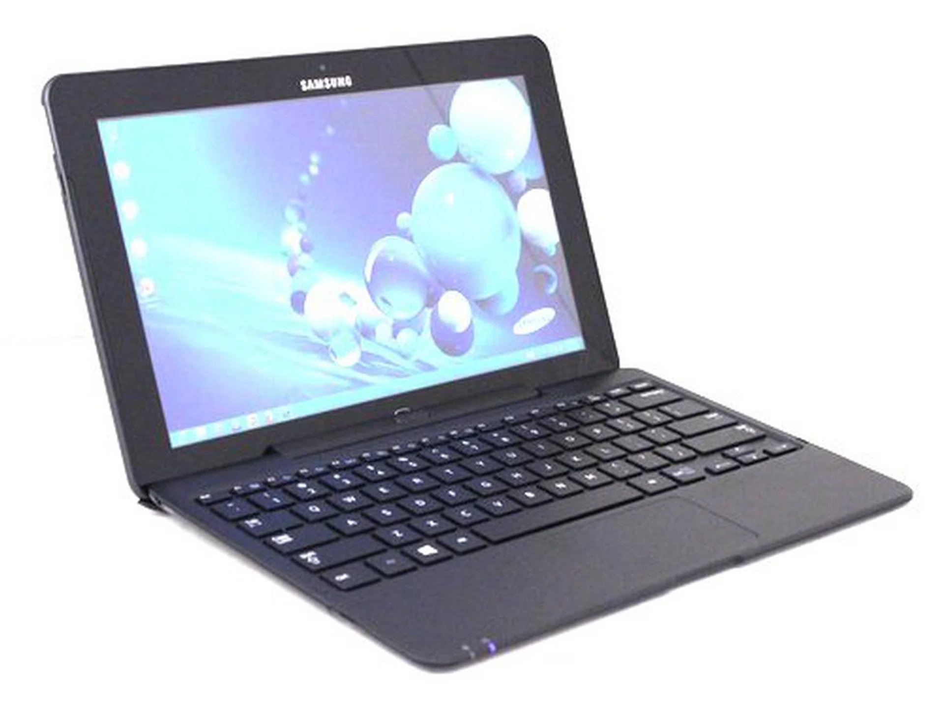 The 400nits, Full HD, IPS panel on the ATIV Pro is bright, sharp and has a wide range of viewing angles. The front-facing speakers found on the left and right of the display are also adequate for casual personal use. 