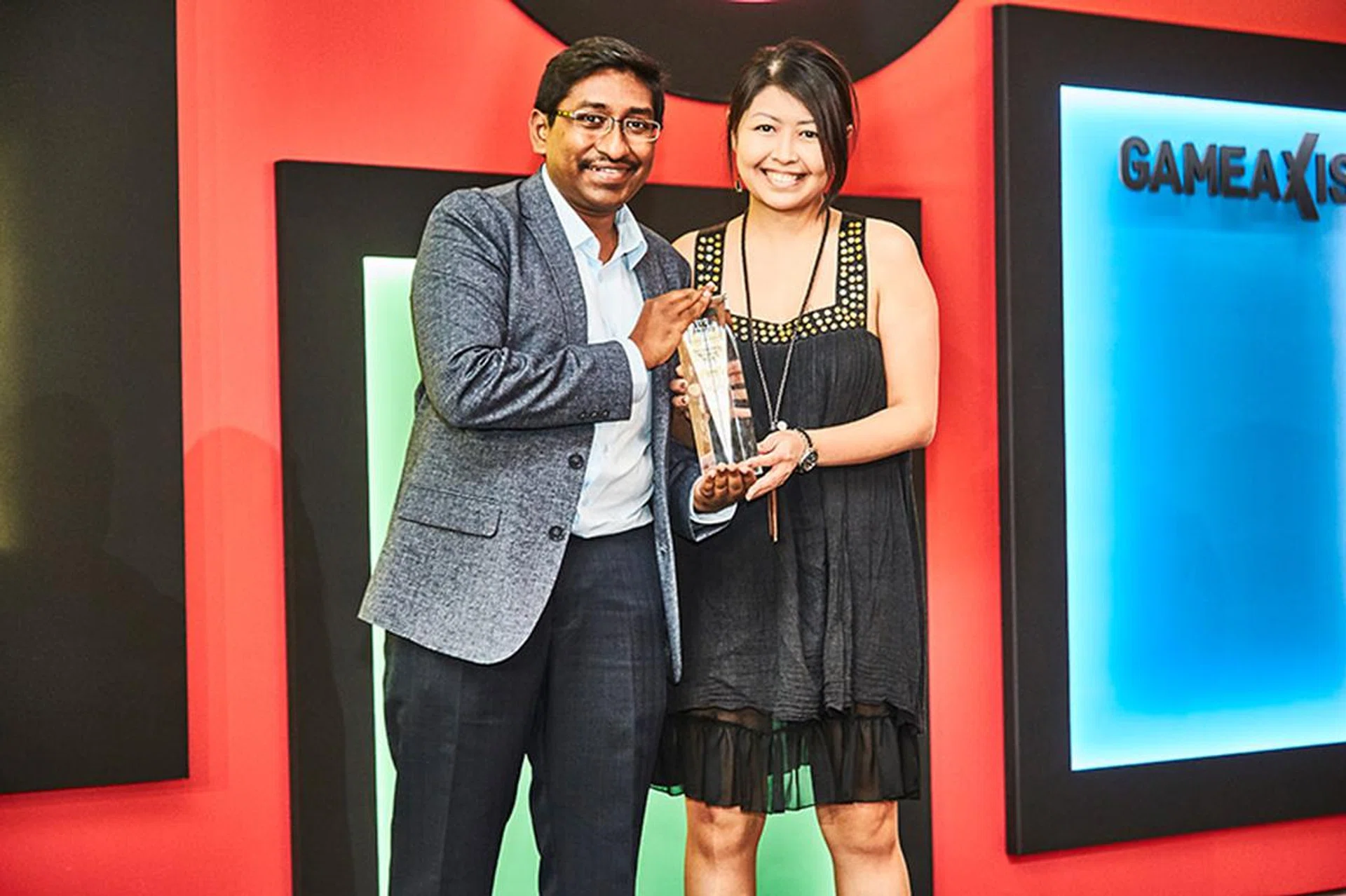 Lenovo is winner of our Readers' Choice for Best Business Notebook Brand. Accepting the award here is Ms. Celeste Yeow, Marketing Manager for Lenovo.
