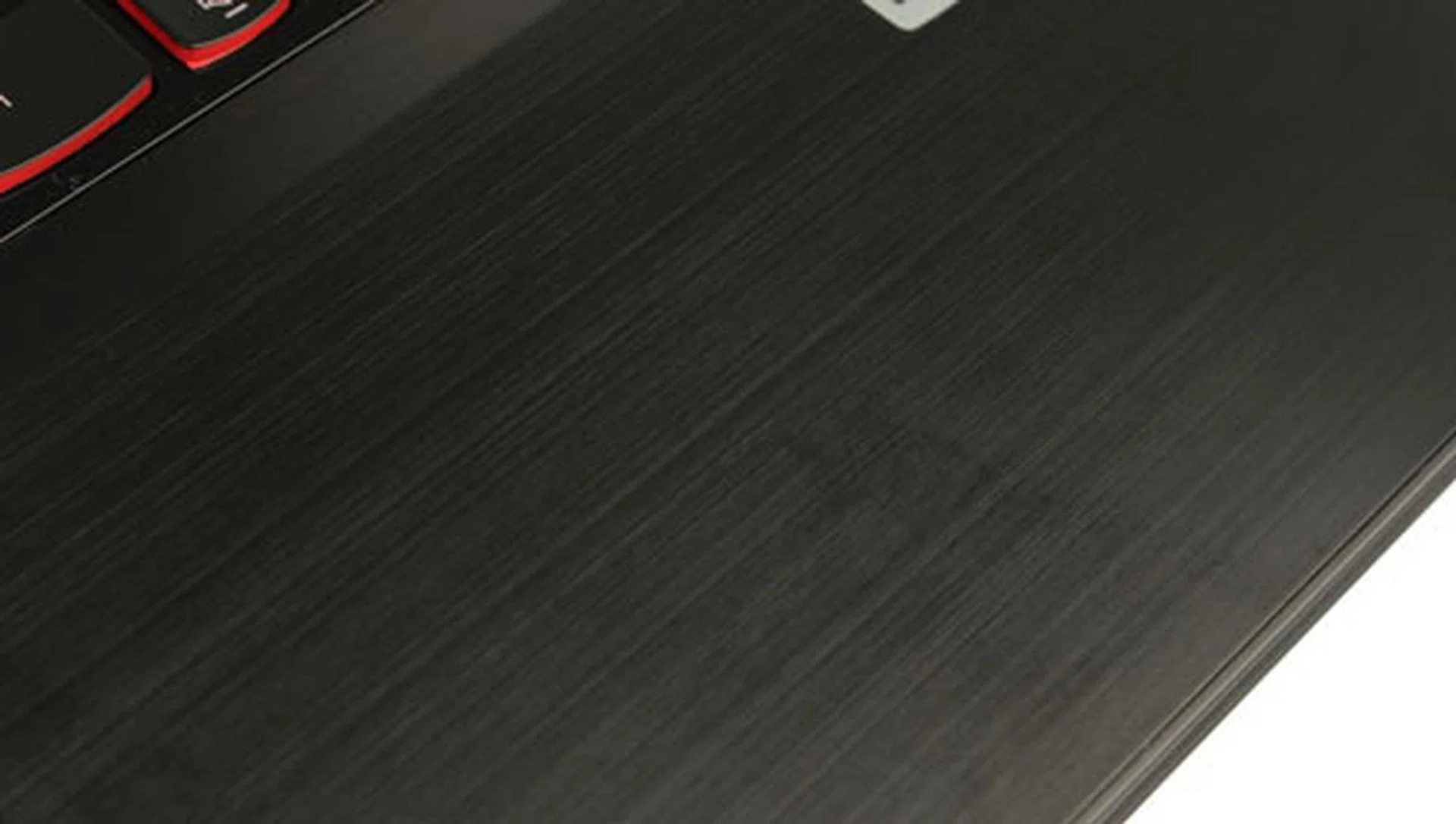 The interior and wrist rest utilize the same black, brushed aluminum as the lid providing a nice, consistent look.
