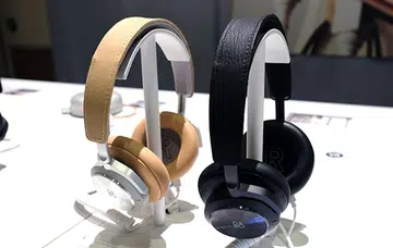The B&O Play H9i comes in beige and black. But readers can expect special edition colors in the future.