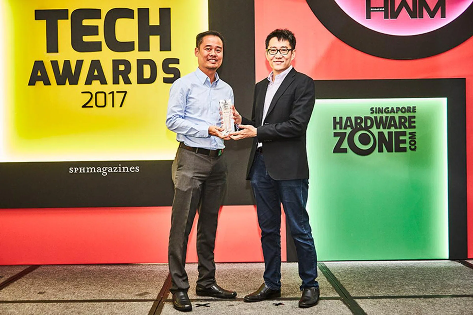The NEC MC331W wins the Editor's Choice award for Best Business Projector. Here's Mr. Jeremy Lim, Sales Manager for NEC, accepting the trophy.
