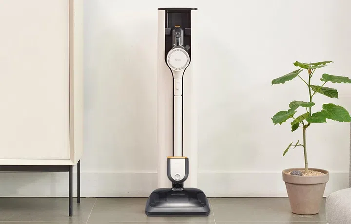 The LG CordZero A9 Kompressor with Steam Power Mop.