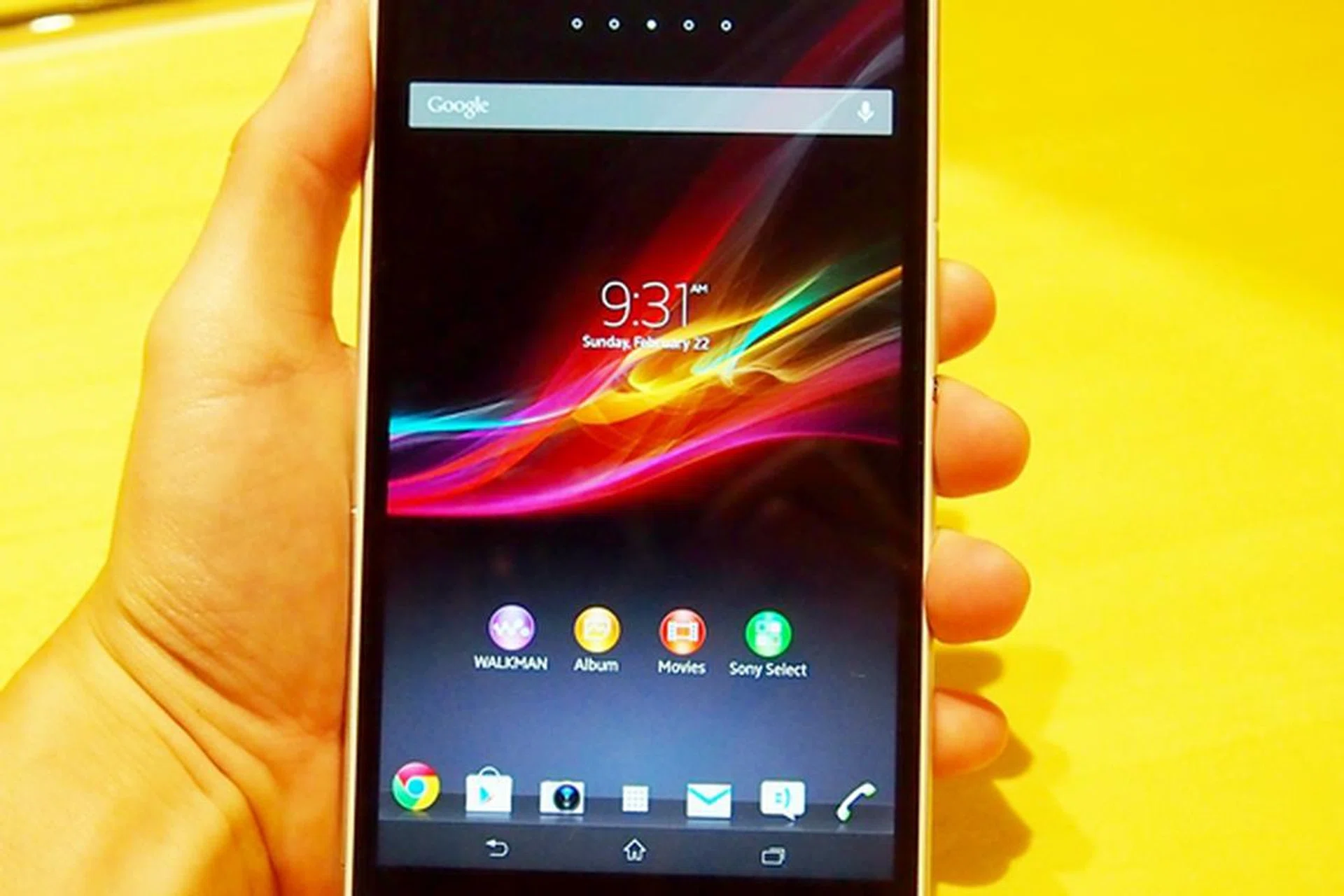Sony Mobile ups the ante in the "phablet" war with its 6.44-inch Xperia Z Ultra.
