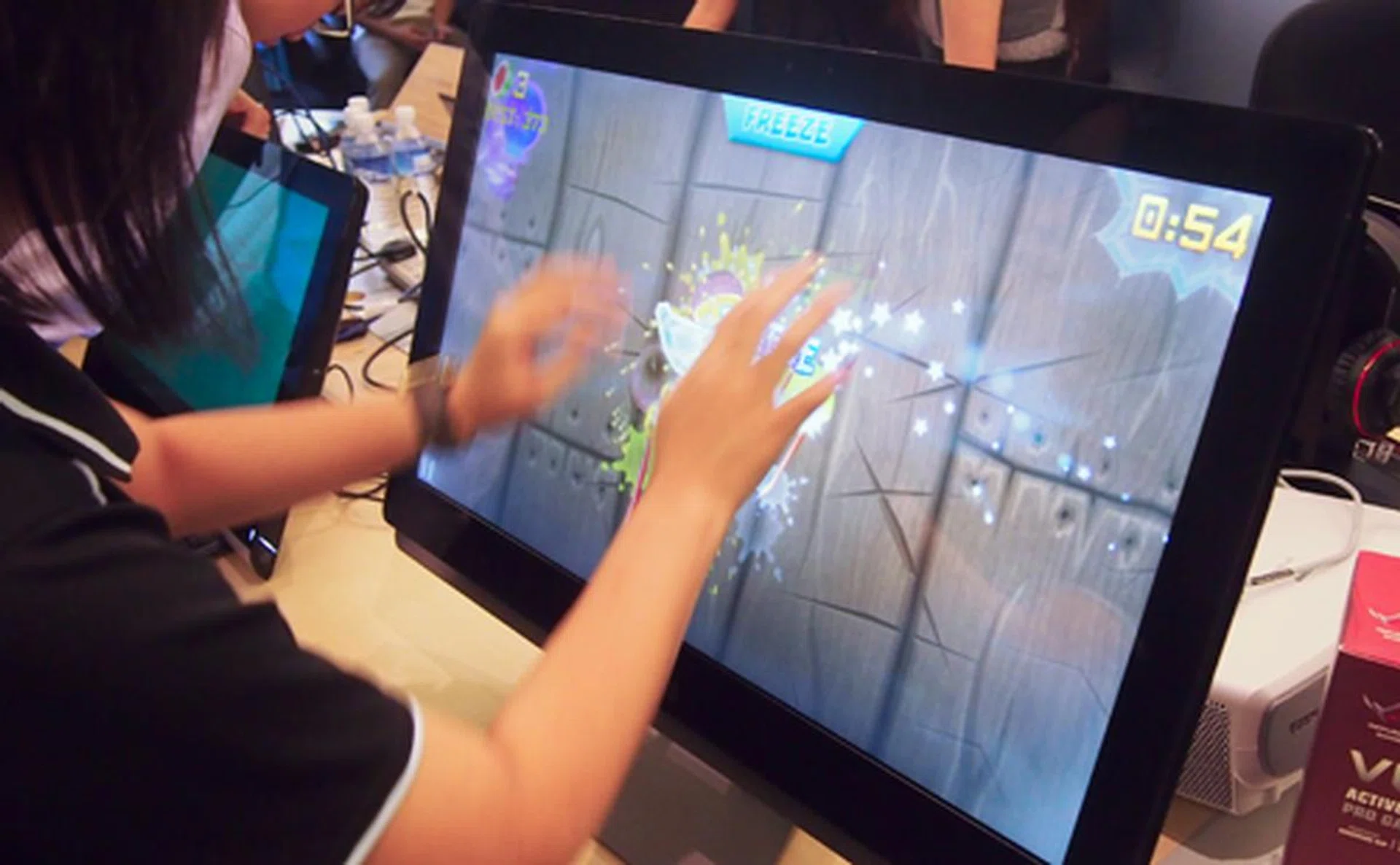 The ET2701INTI has a 10-point, Full HD multi-touch display that lets you use all of your fingers to slice fruits in an efficient manner (well, in the case of Fruit Ninja).