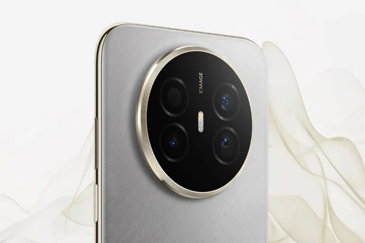 The rear of the Huawei Mate 70 Air.