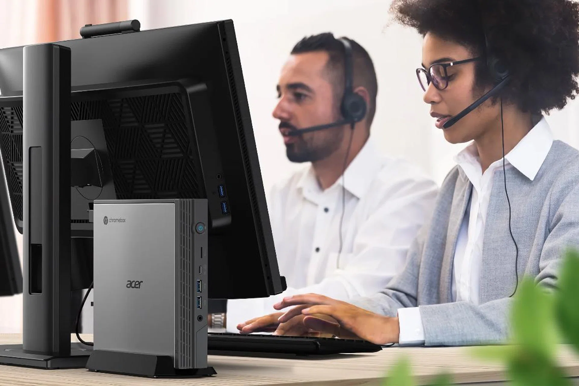 The Acer Chromebox Enterprise CXI5 at work. Image source: Acer.