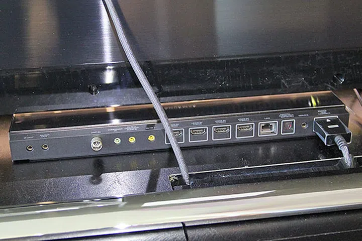 Instead of plugging cables of your external devices to the rear or sides of the UHDTVs, you use this One Connect box. A single 3m cable that goes from this box to the TV is provided.