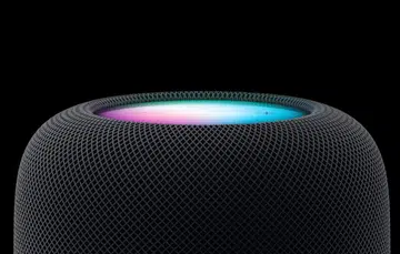 The delayed launch of the new HomePod with smart display is said to be due to software development issues.