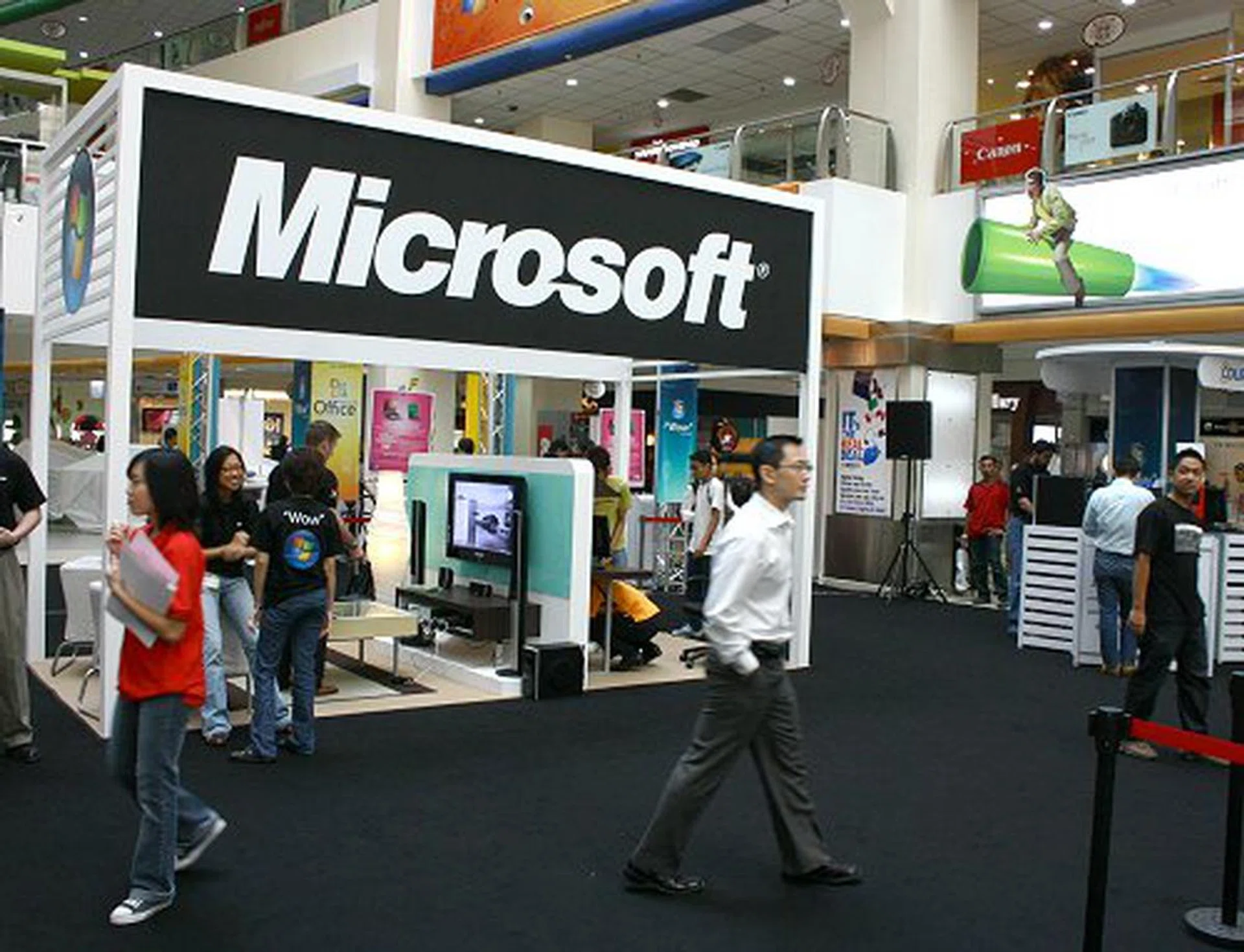  Also configured for the launch campaign is a demonstration area to showcase what Microsoft Windows Vista can do at home and at work.  