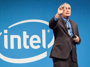 At IDF 2014 Shenzhen today, Intel CEO Brian Krzanich unveiled the new dual-core Atom-based Edison development board which is only about as large as an SD card.