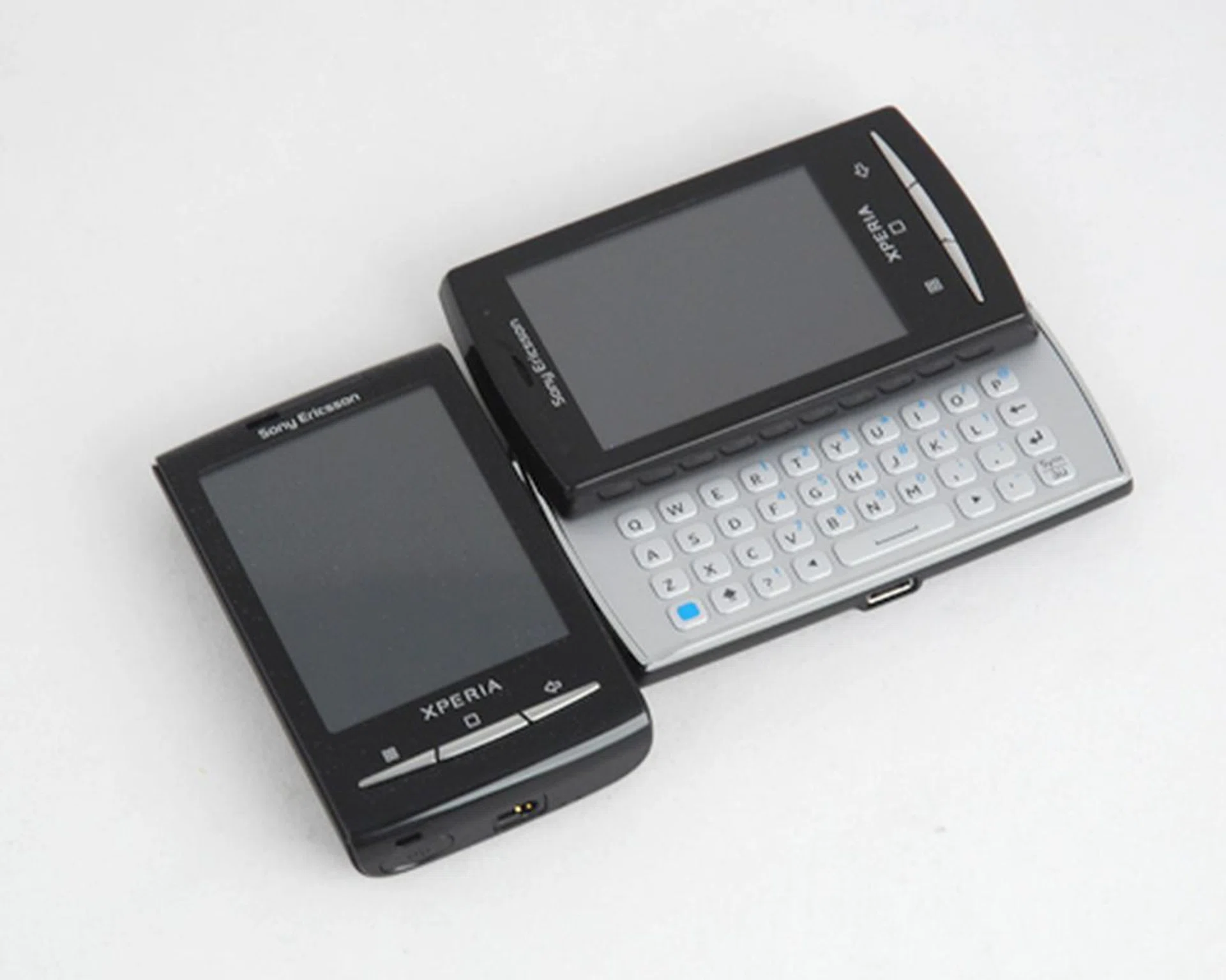 ...a slight push, and a petite QWERTY keyboard reveals itself under the X10 mini pro's 2.55-inch screen.
