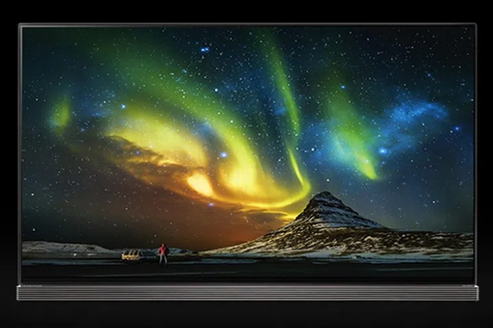 On the outside, the G7 doesn't look very different than the G6 it replaces.