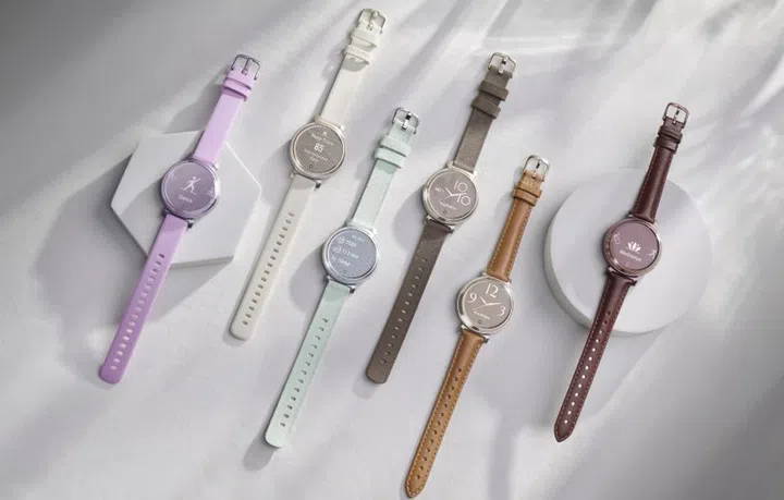 The Garmin Lily 2 smartwatches are available in two models.