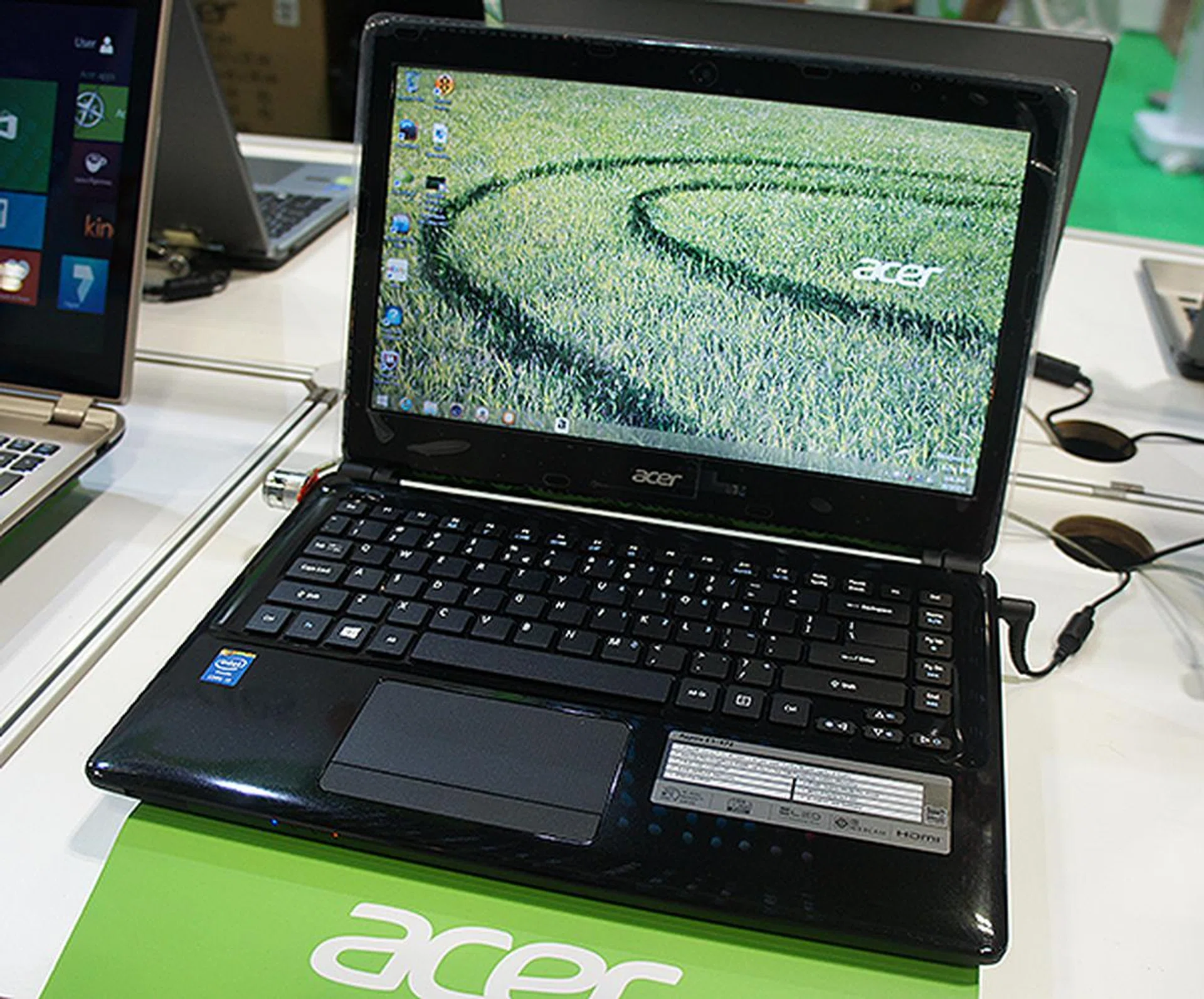 The Acer Aspire E1-472 is an affordable 14-inch mainstream notebook that is powered by an Intel Core i5-4200U processor and comes with 4GB of RAM and a 500GB HDD. Going for $799.