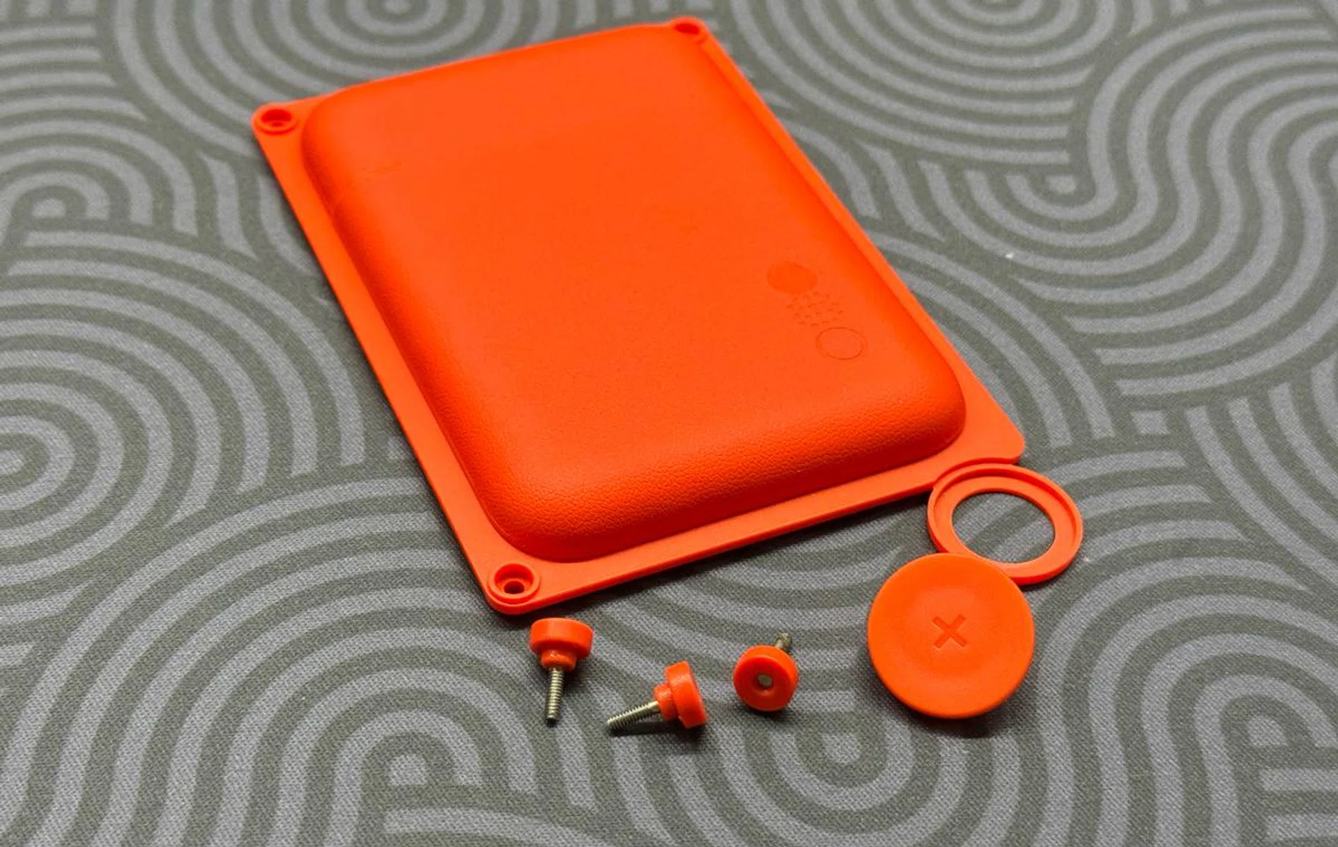 Card case accessory. Photo: HWZ.