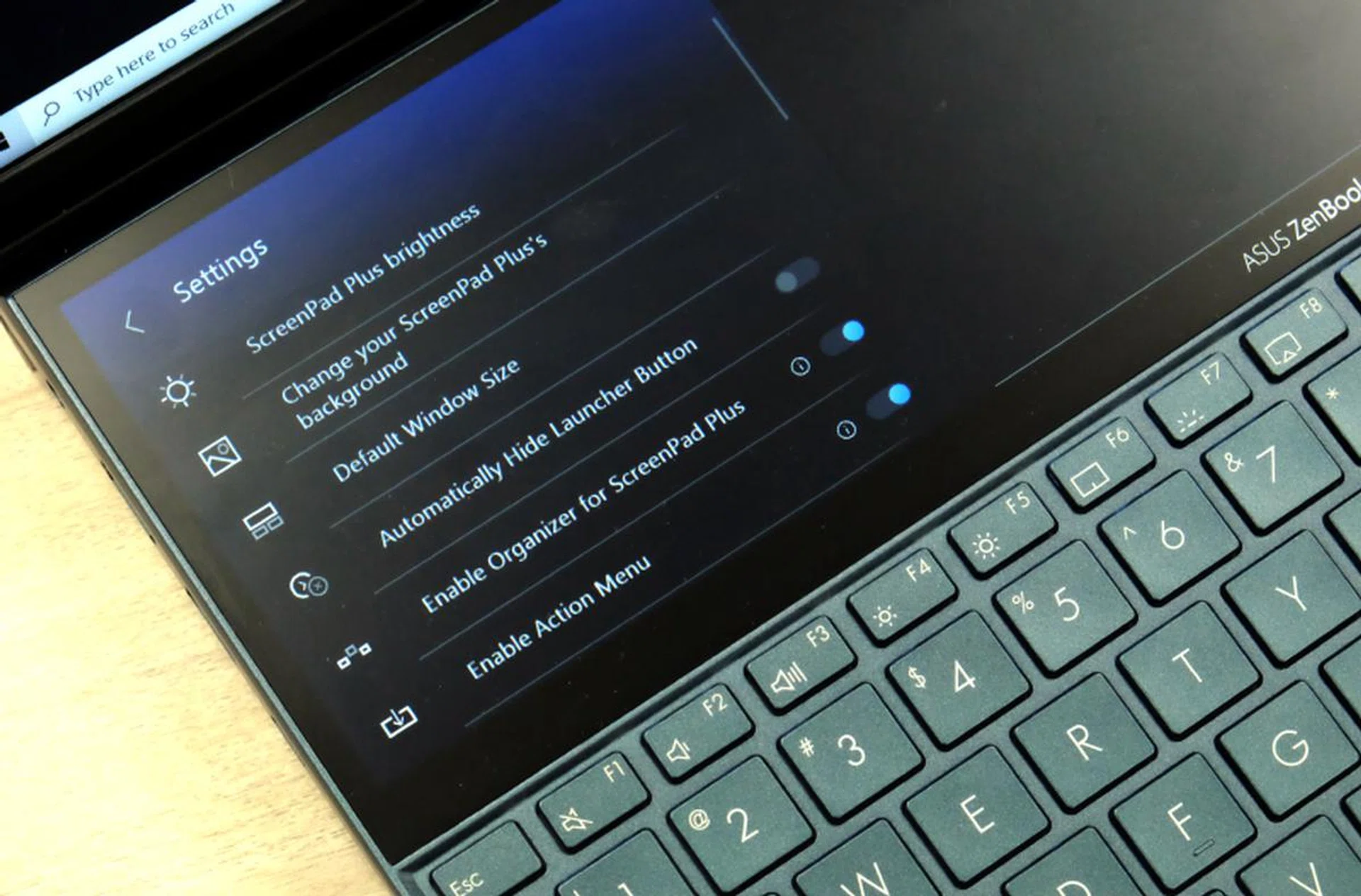 The ScreenPad Plus' usefulness is somewhat negated by its dim display. In brightly lit environments, it can be hard to read.