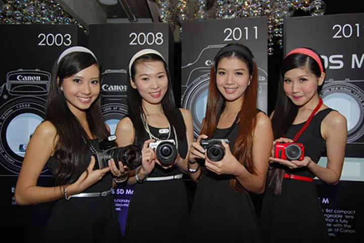 The EOS M comes in four colors; silver, white, black and red.