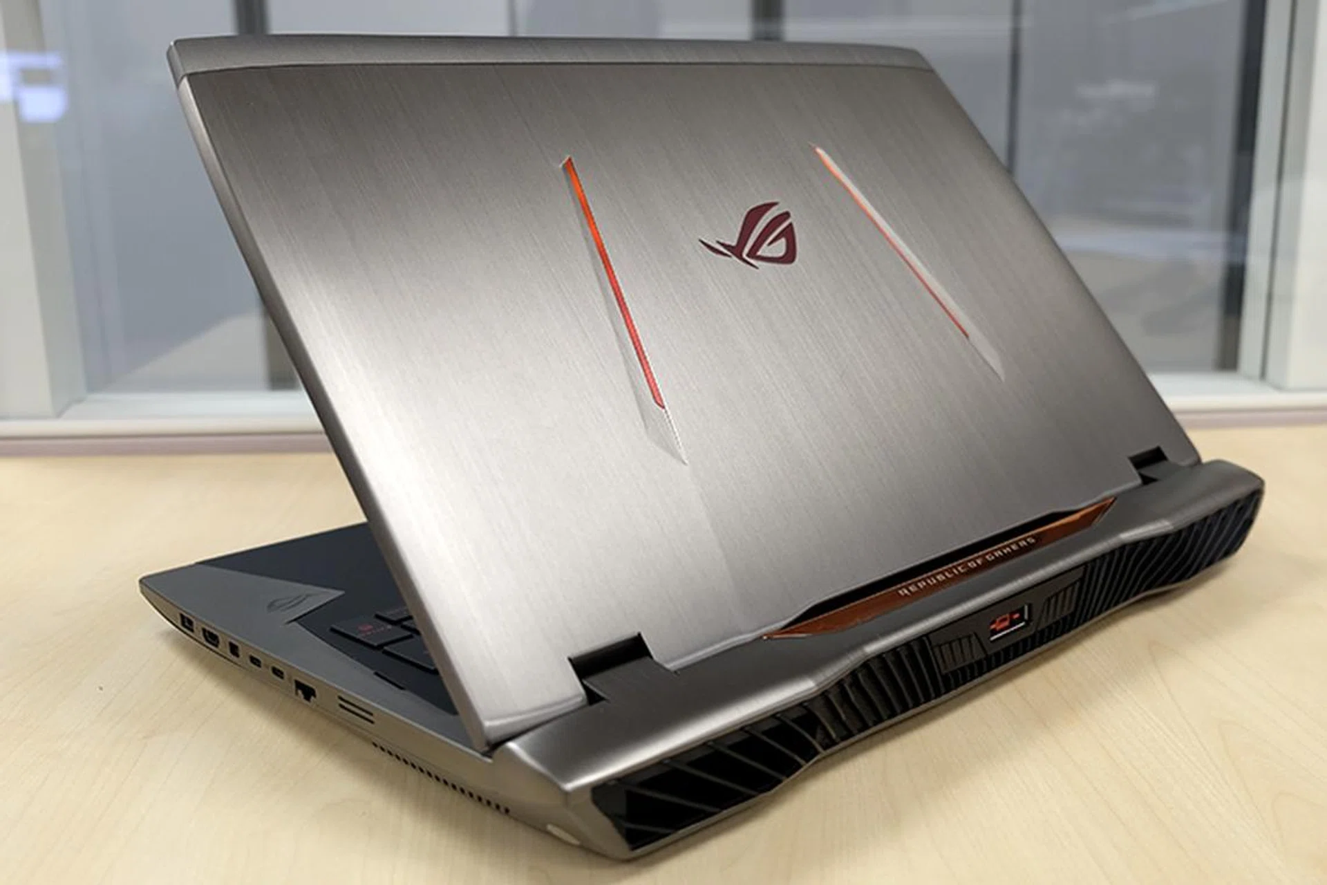 ASUS ROG G701