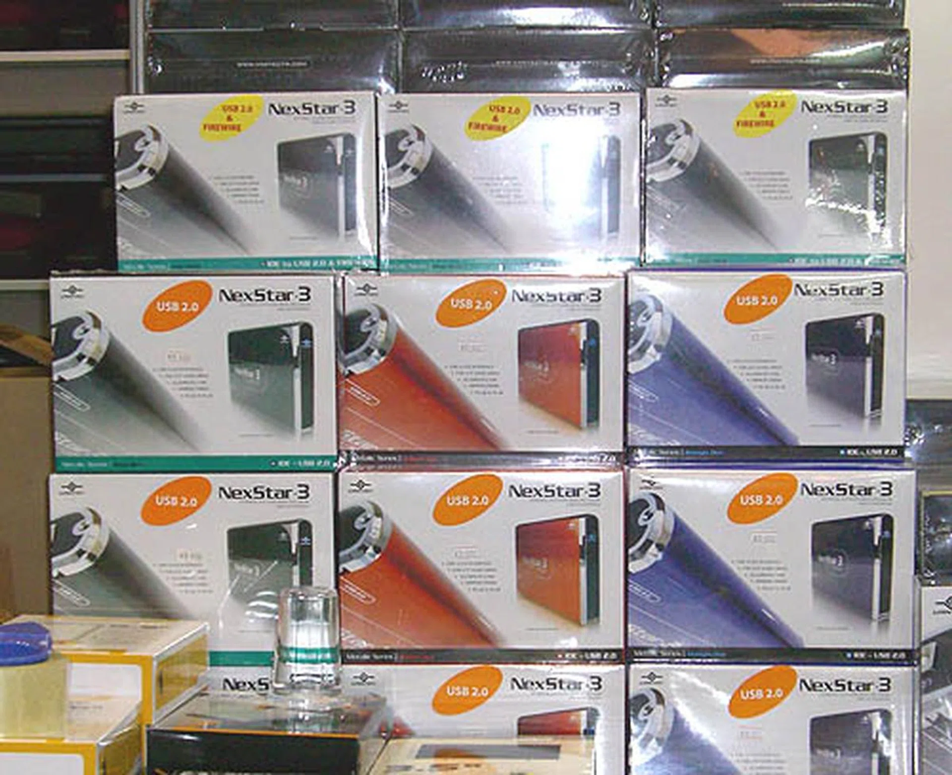 External hard drives and enclosures are one of the hot items nowadays and Chamoxa has quite the range for you. 