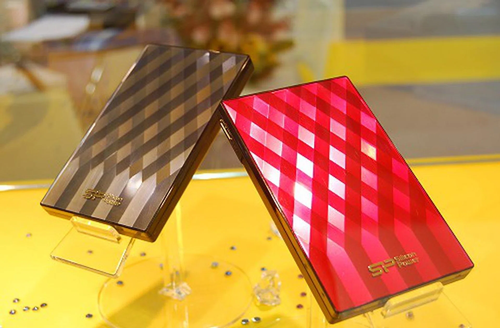 Even their new portable hard drives are taking on a flashy design such as this Diamond D10. Comes in multiple capacity points up to 1TB in size and all run on the USB 3.0 interface.