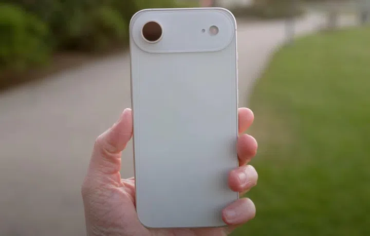 Apple might launch an ultra-slim iPhone 19 model in 2027. Pictured here is a purported iPhone 17 Air dummy unit. Photo: @AppleTrack