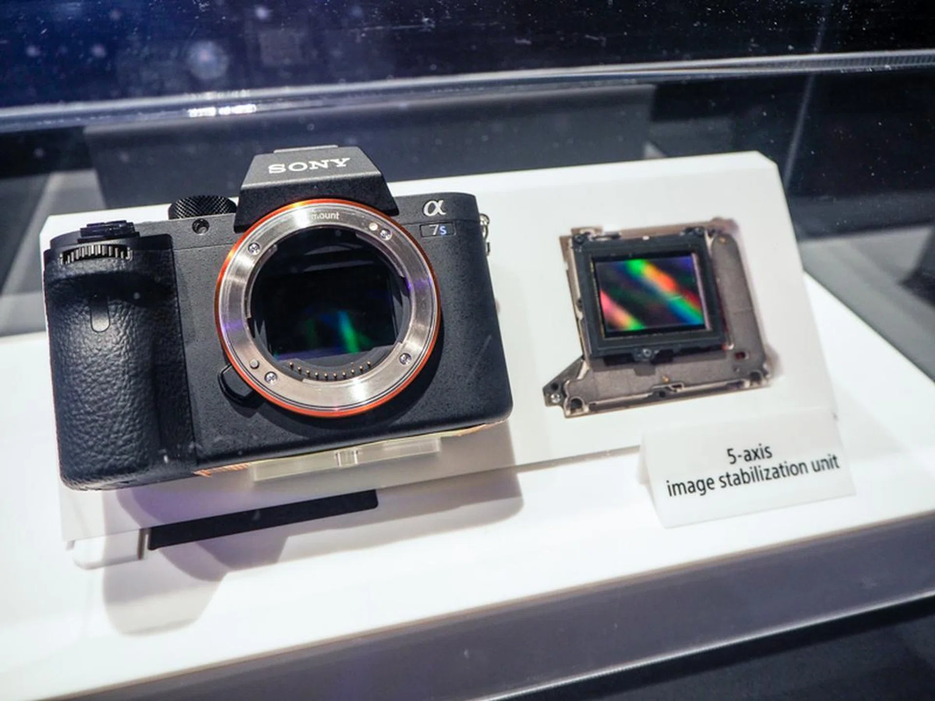 Showcasing the 5-axis image stabilization that assists the sensor found in the A7S II.