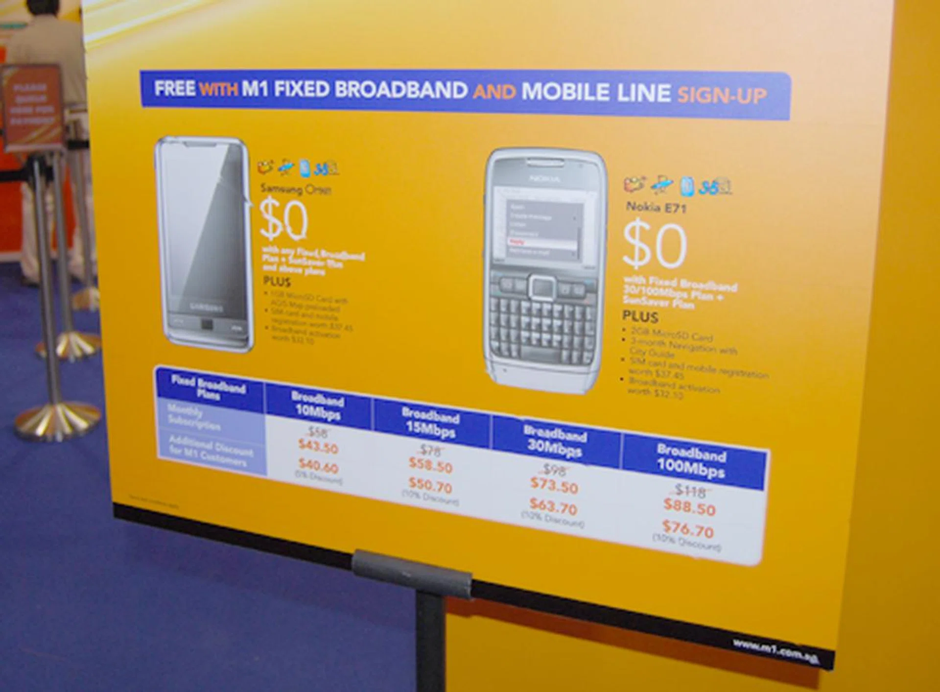  So for all the non iPhone 3G lovers, there's still more to look at with M1's broadband plans that give you S$0 phones for both the Samsung Omnia and Nokia E71.  