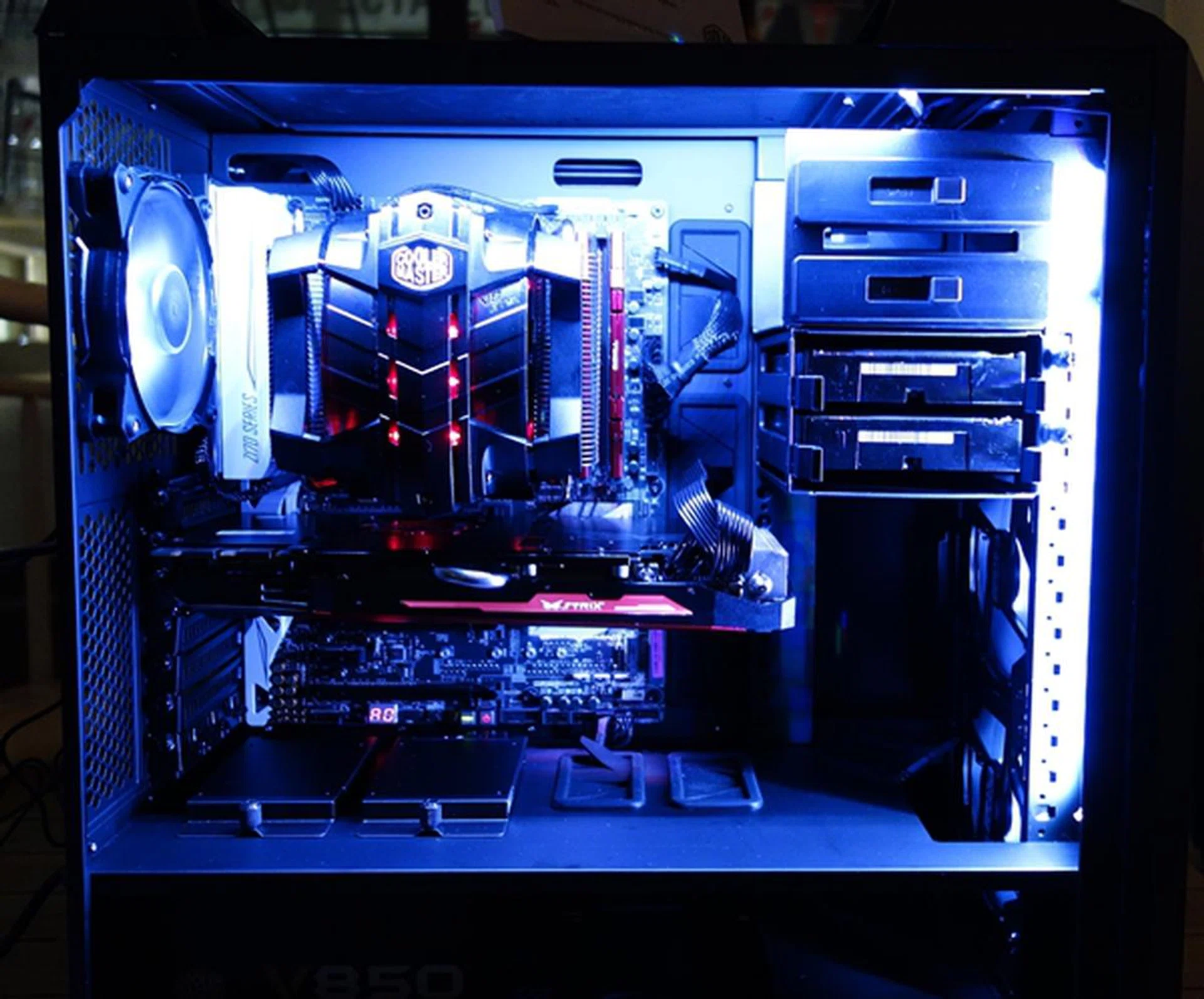 The MasterCase 5 gaming system.