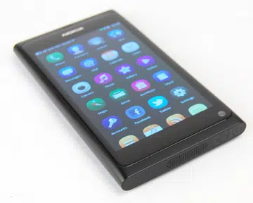 An edge-to-edge design means the 3.9-inch AMOLED display gets more real estate space on the N9. The noticeable items missing on the front, are hardware buttons to navigate through the user interface.