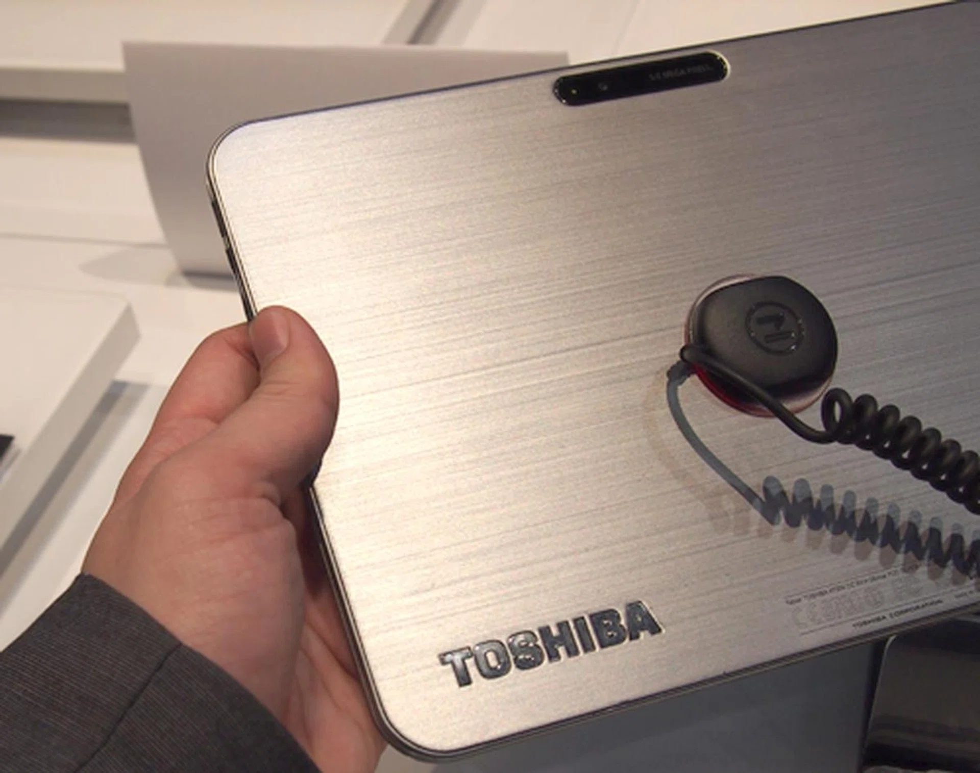 The brushed metallic finish on the X10 is quite a nice touch.