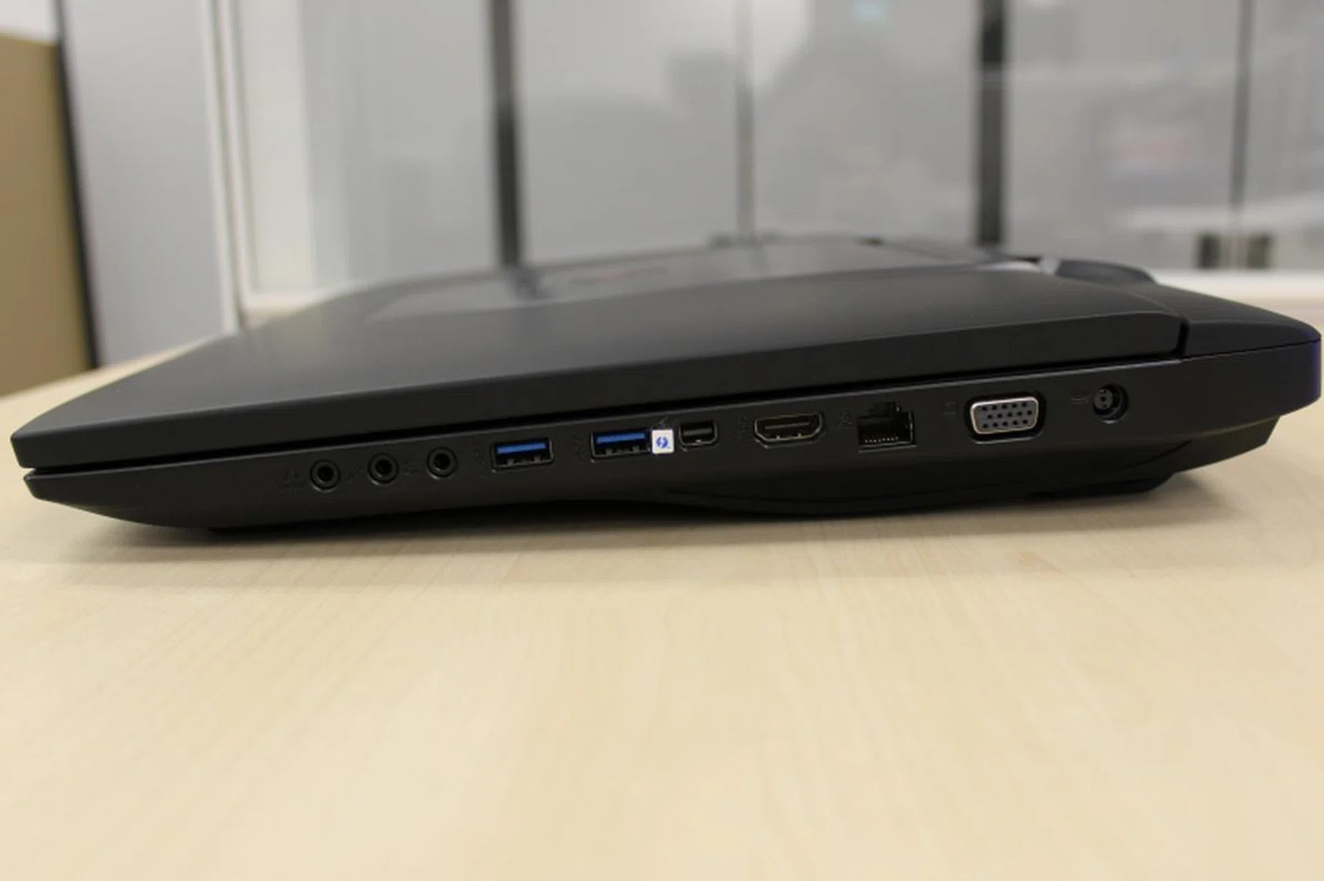 From left to right: audio jacks, two USB 3.0 ports, a single Thunderbolt port (also doubles as a Mini-DisplayPort), a HDMI 1.4 port, Gigabit Ethernet port, VGA port and the DC-in jack.