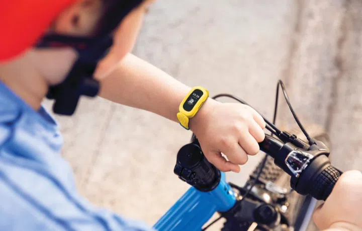 You can see the interactive Minion clock face. Image courtesy of Fitbit. 