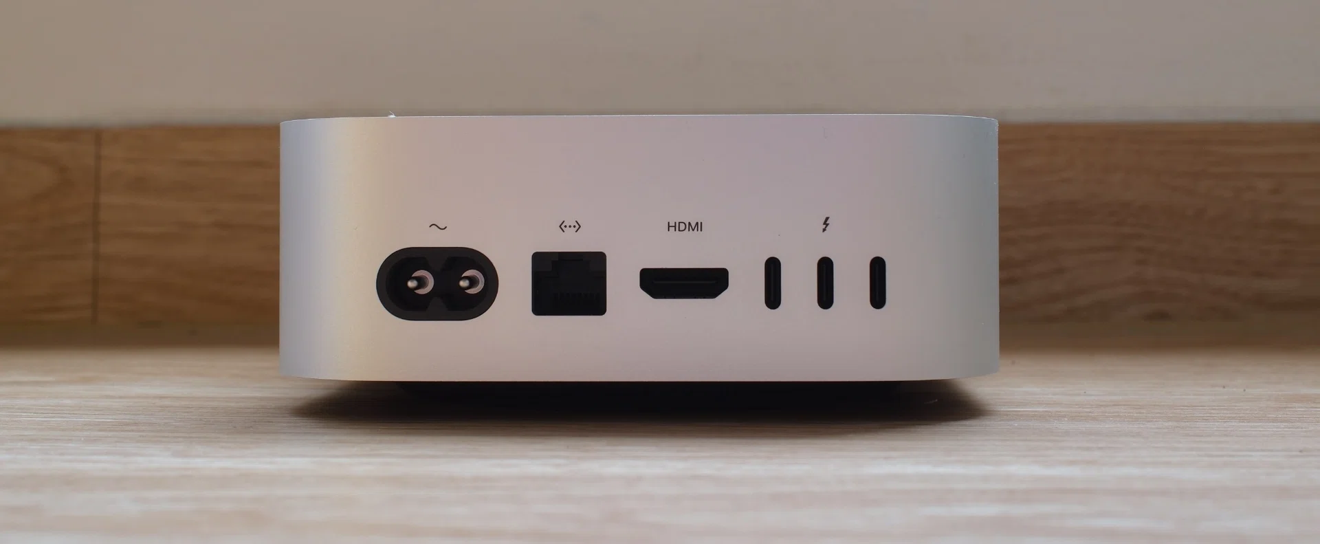 M6 Mac mini review ports