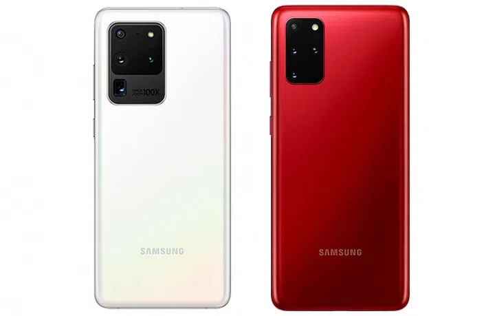 Samsung Galaxu S20 Ultra in Cloud White (left), and Samsung Galaxy S20+ in Aura Red (right).