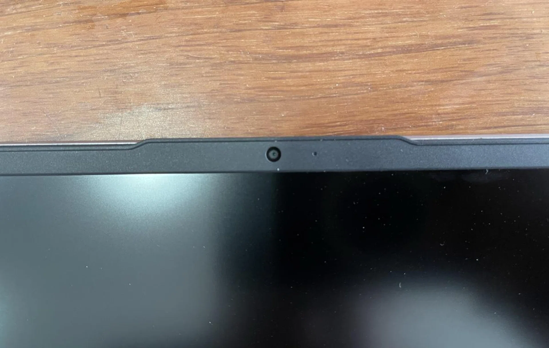 The camera doesn't need to be a pop-up this time. 