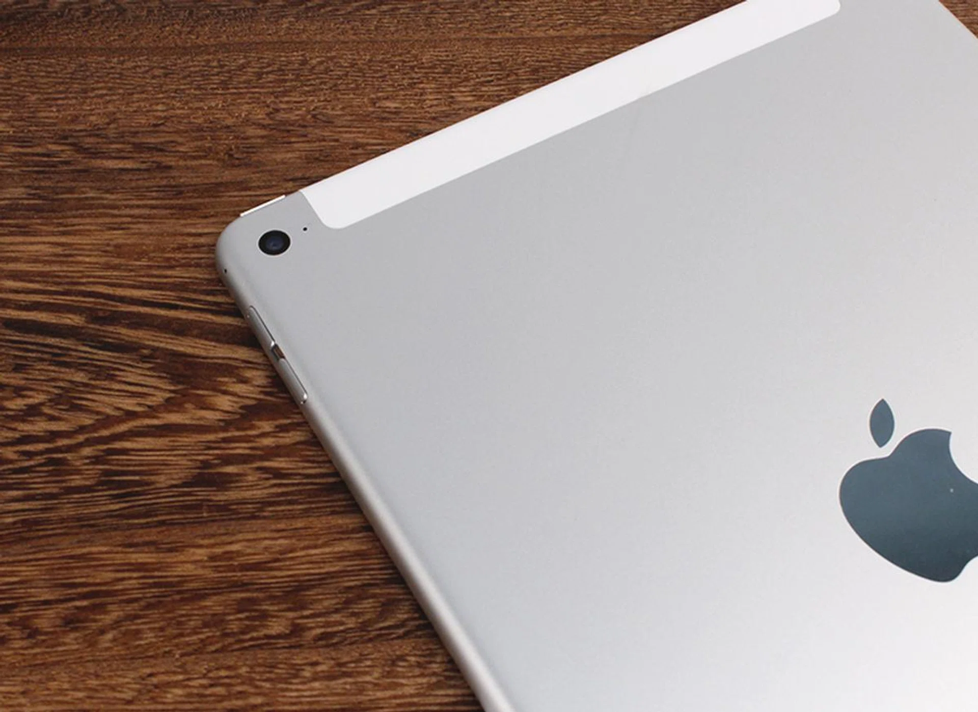 The rear-facing camera now shoots at 8 megapixels, but there is still no flash.