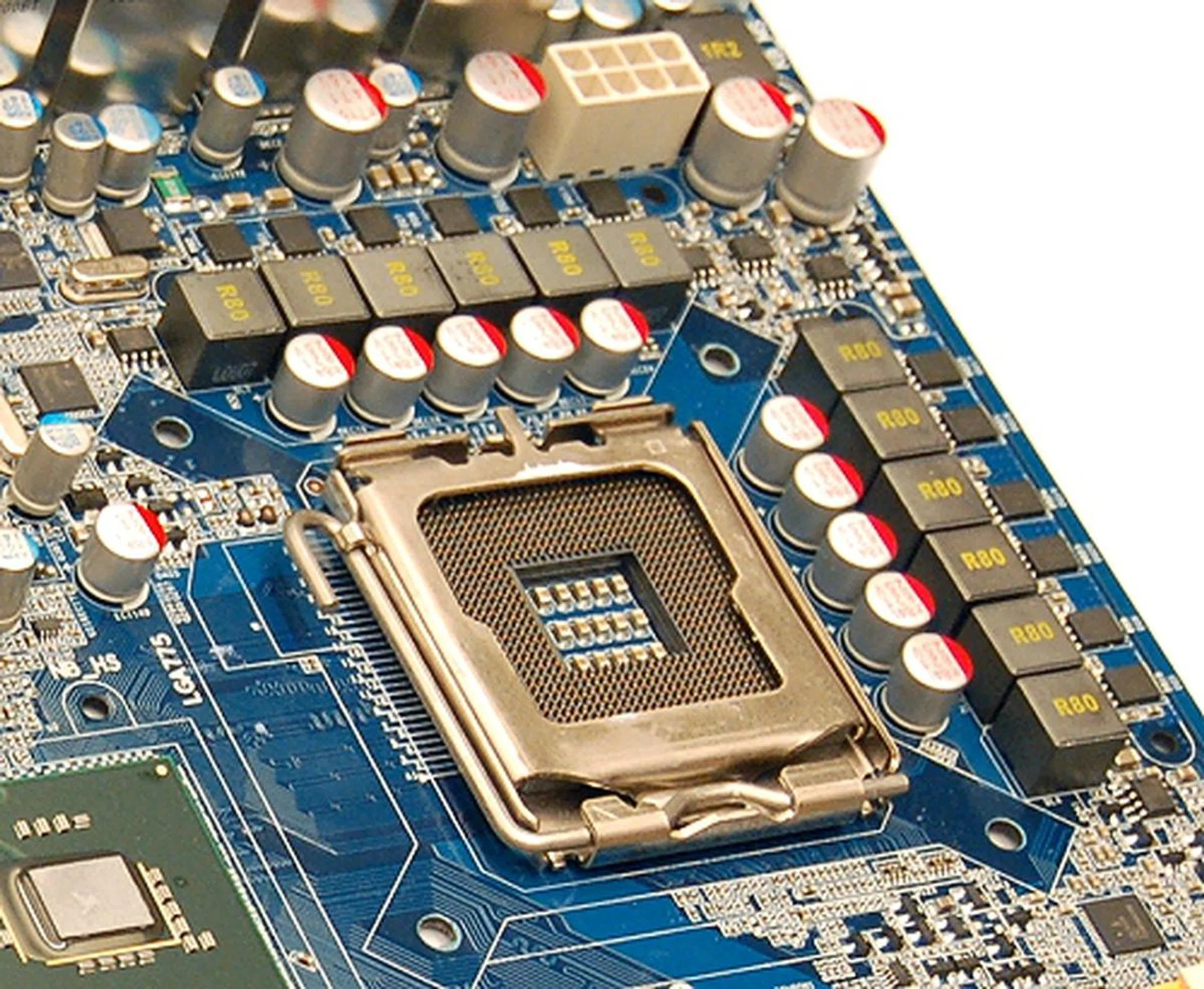 The board features a 12-phase power design and is assisted by DES Advanced for more efficient operation and power savings.