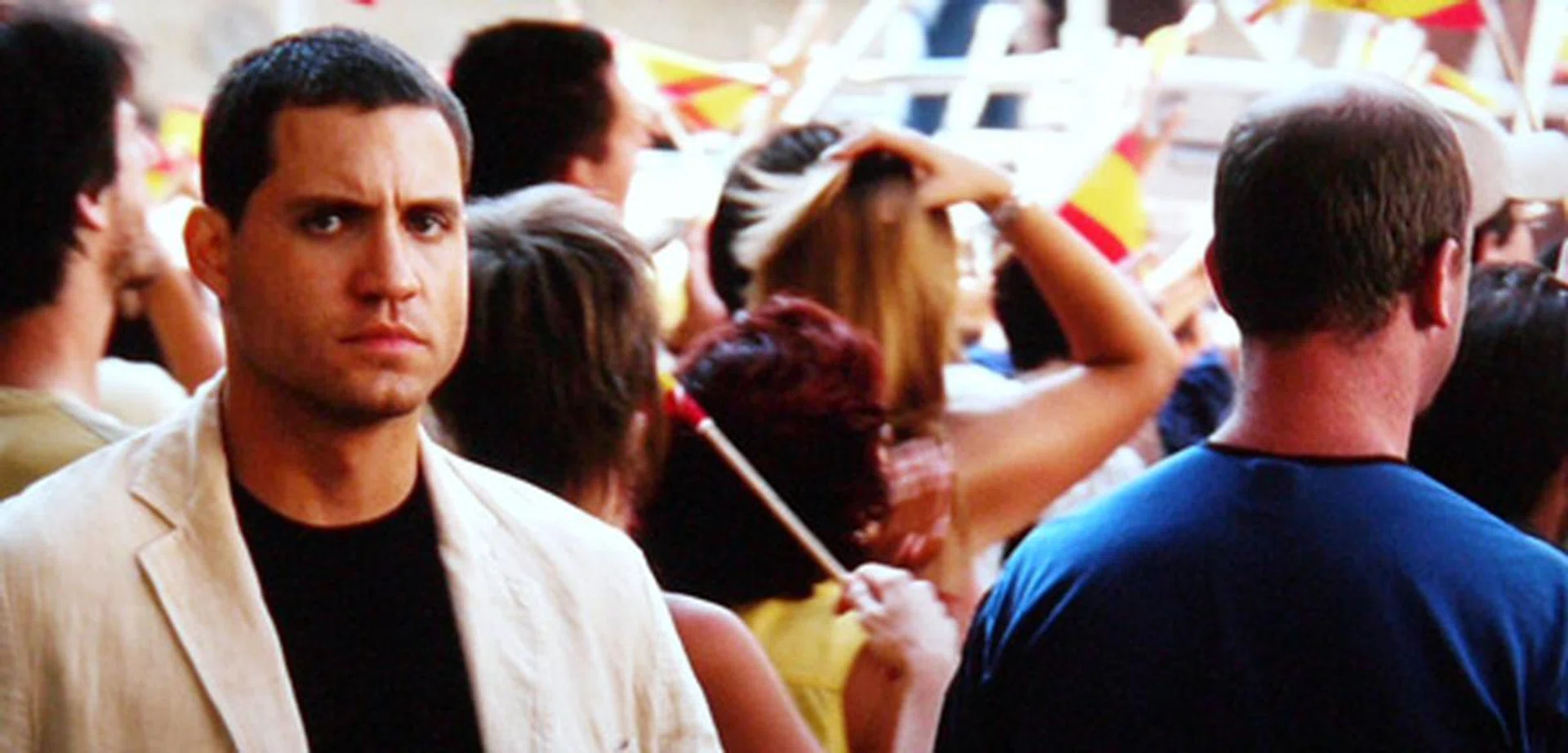 Here's the infamous 23:20 scene we were talking about. On the up side, the BRAVIA breezed pass the tricky frames without suffering any tearing artifacts around the moving Edgar Ramirez. To add, enabling "Cinema Drive" did not yield any motion judder but neither did it change the pace of the movie as far as we could tell.