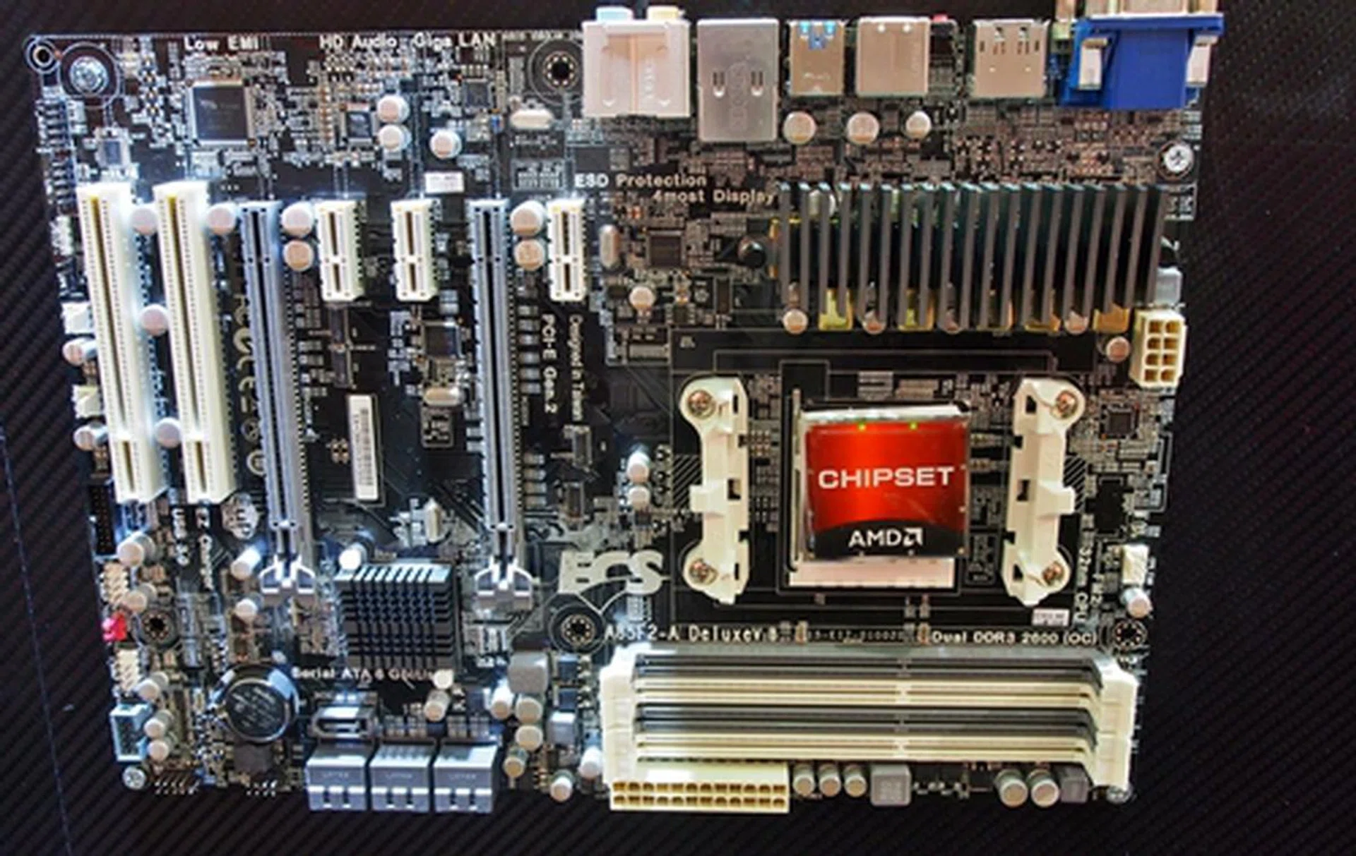 The ECS A85F2-A Deluxe Black Series motherboard is missing the gilded treatment that is usually accorded to such high-end boards.